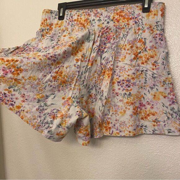 H&M Linen viscose Blend Pull On Shorts hi rise micro floral print pockets size M - Picture 3 of 12